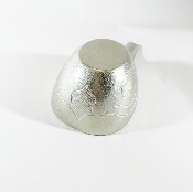 CRUCHE à SAKE AINU EN ETAIN DE NISHIYAMA Ryo, artisan aïnou