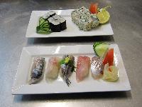 2 plats de sushi
