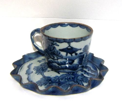 Grande tasse et sa sous tasse Imari