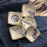 SET de 5 PETITES ASSIETTES JAPONAISES CARRÉES