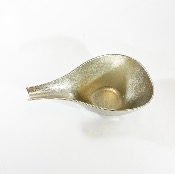 CRUCHE à SAKE AINU EN ETAIN DE NISHIYAMA Ryo, artisan aïnou